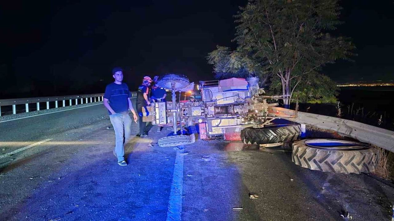 Elazığ'da minibüs ile traktör çarpıştı: 1 yaralı