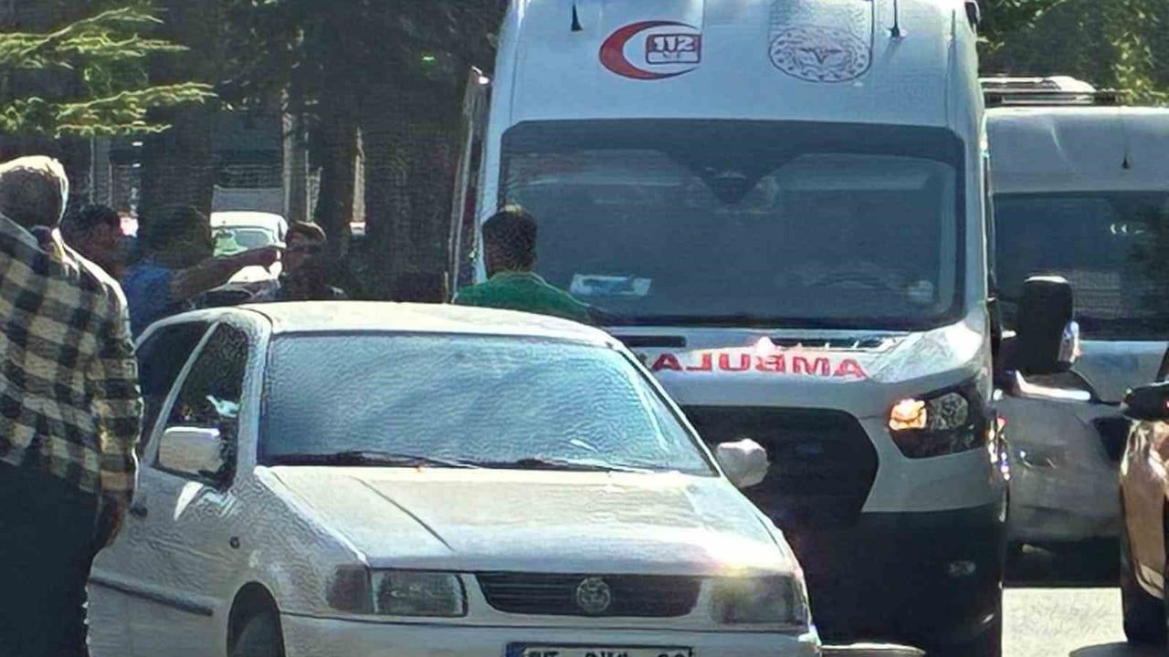 Elazığ’da otomobiller çarpıştı: 2 yaralı