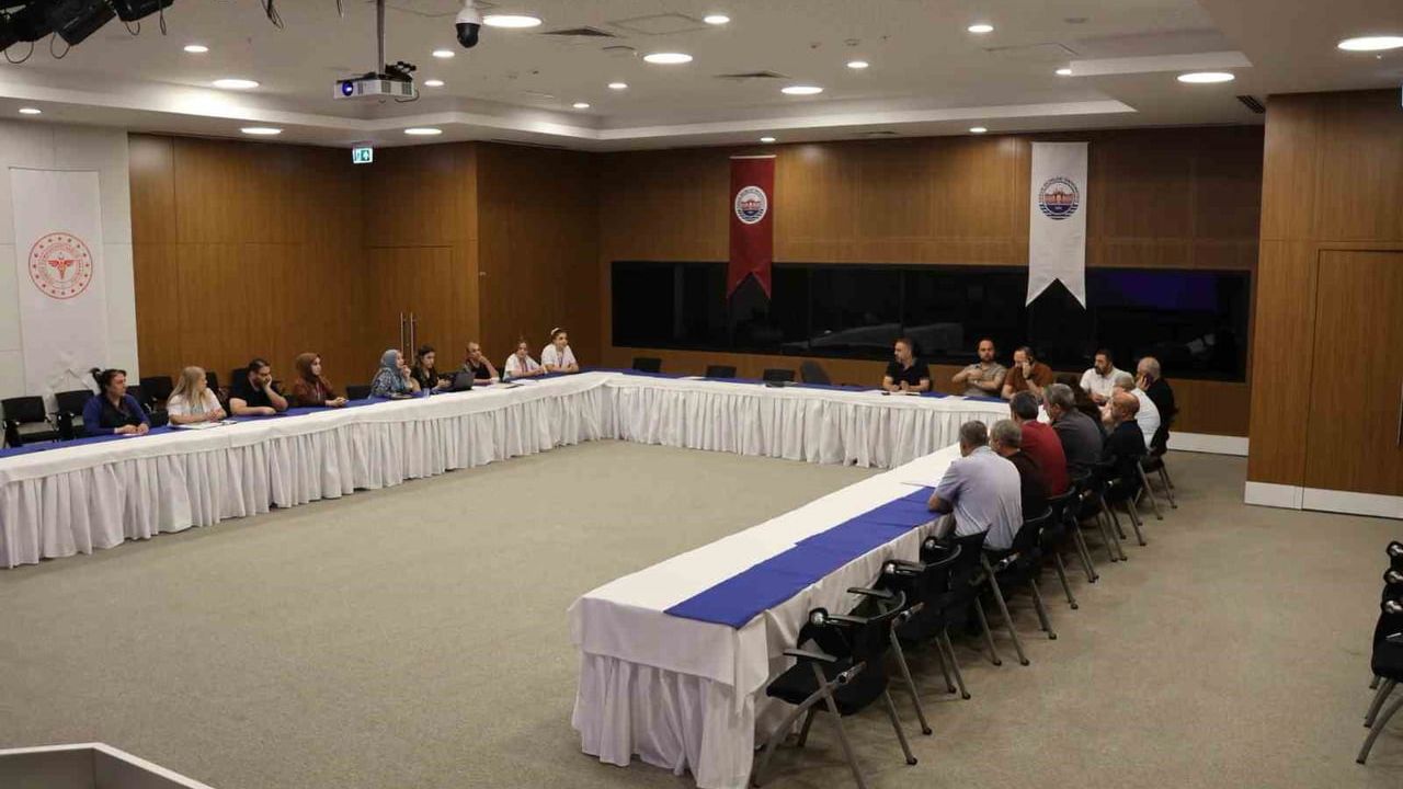 Elazığ Fethi Sekin Şehir Hastanesi'nde çalışan memnuniyeti toplantısı