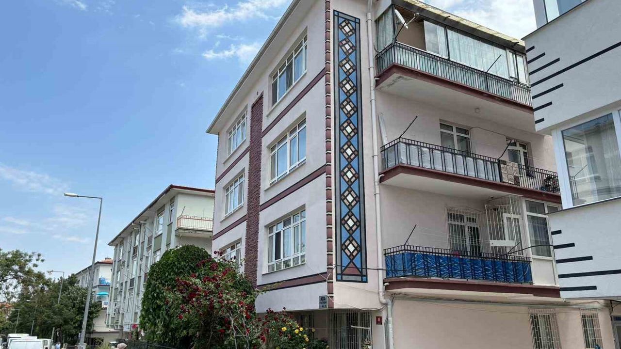 Emekli polis, cezaevinden izinli çıkan oğlunu silahıyla öldürdü