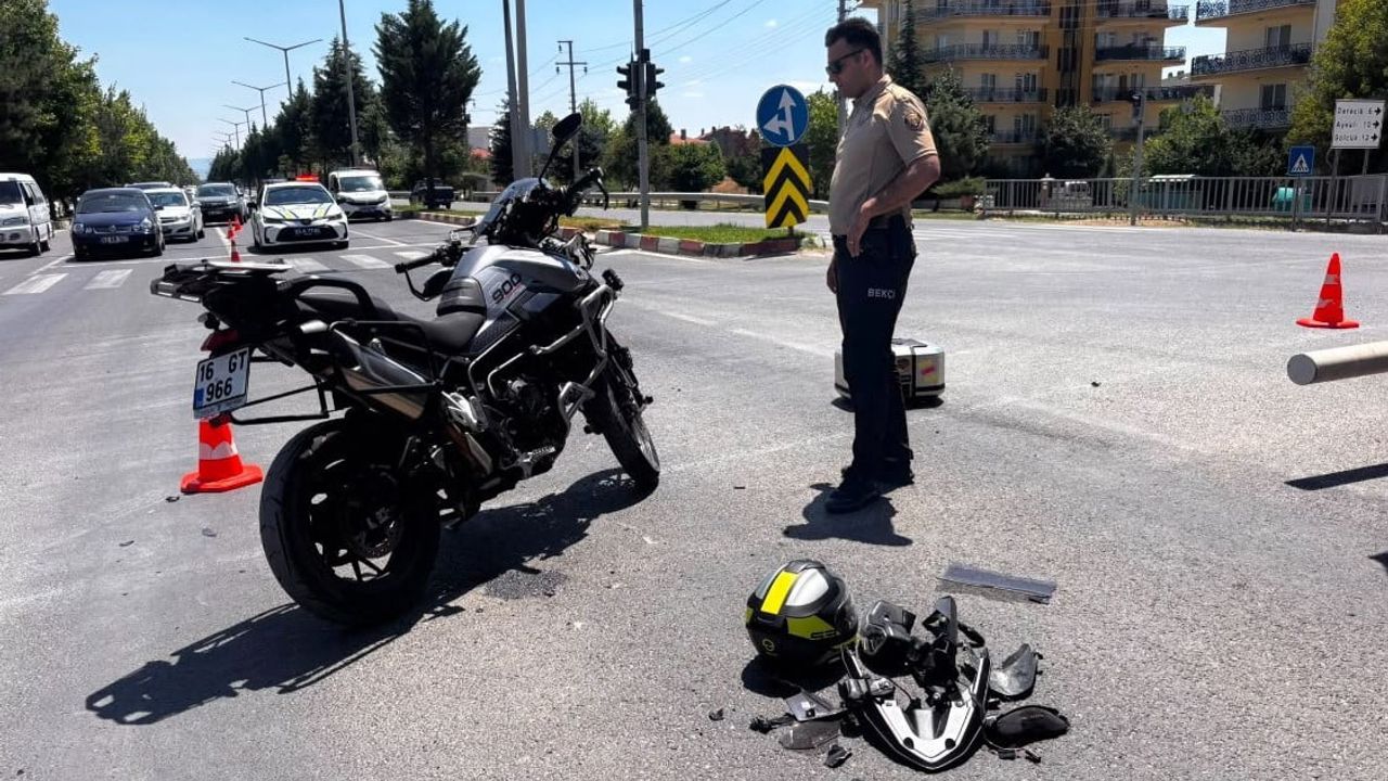 Emet'te yangına koşan arazöz motosikletle çarpıştı: sürücü yaralandı