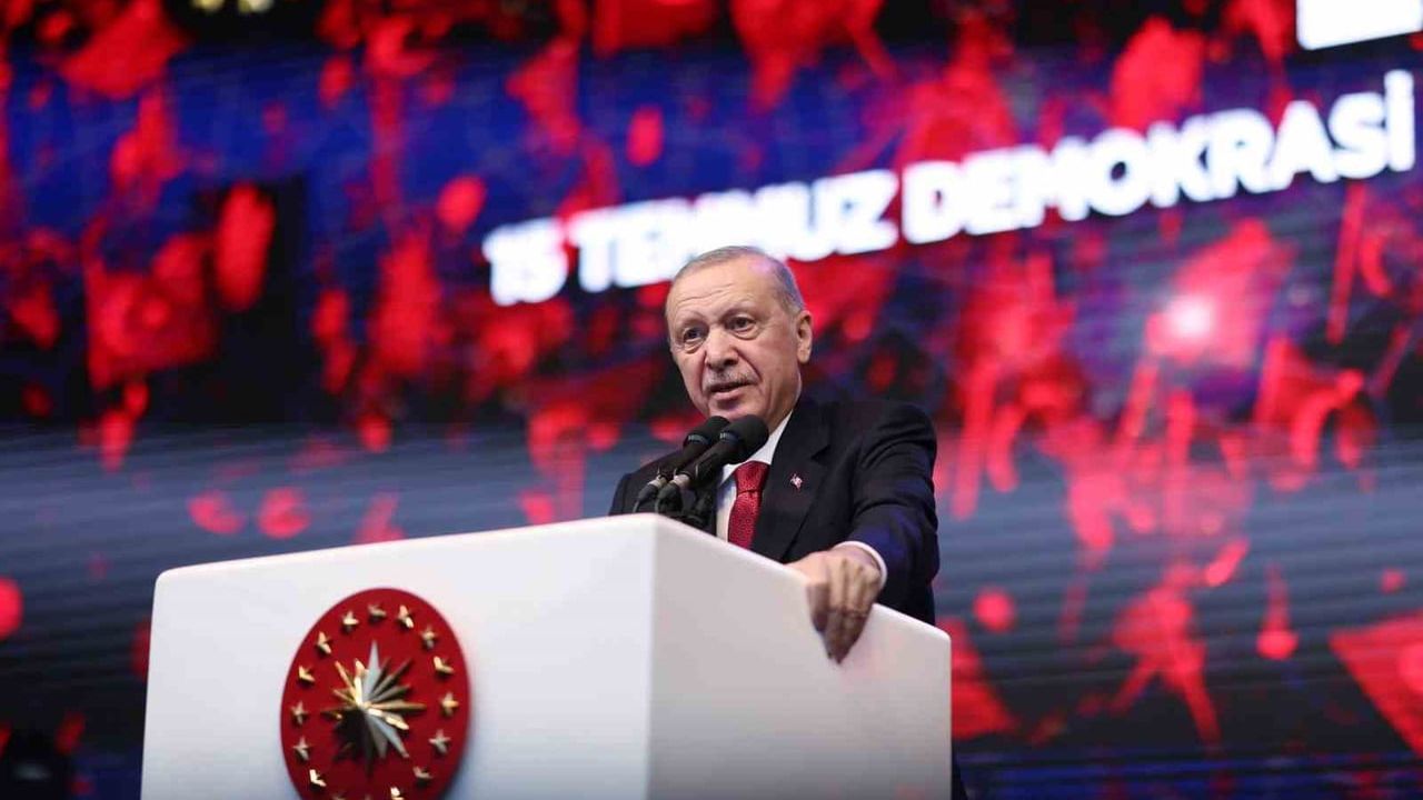 Emine Erdoğan: 15 Temmuz tarihi bir dönüm noktasıdır