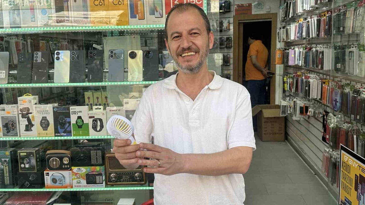 En ekonomik ve pratik serinleme aracı el pervanesi