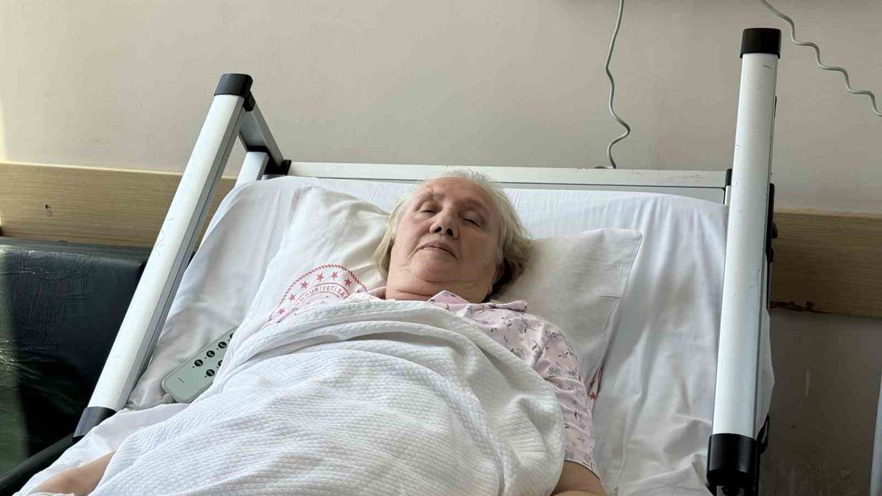 Endoskopik yöntemle memeyi koruyan ameliyatla Türkiye’de ilk başarılı uygulama