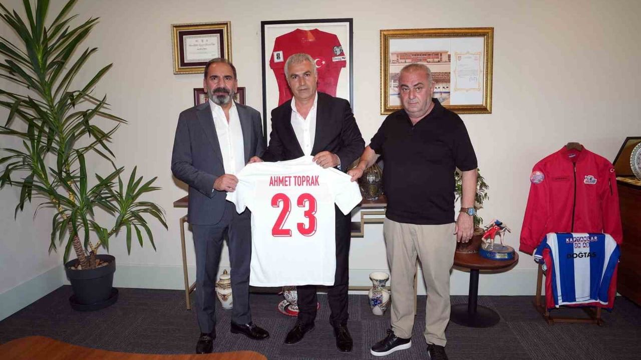 Erbaaspor ve Elazığspor başkanlarının Mecnun Otyakmaz ziyareti