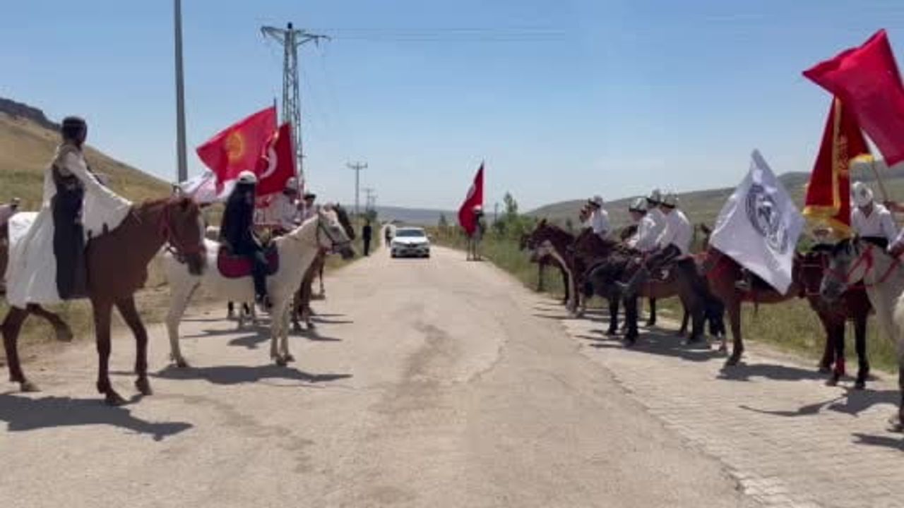 Erciş’te 12. Ulupamir kültür şöleni düzenlendi