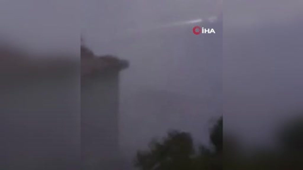 Erdek’te yüksek gerilim hattına düşen yıldırım yangına yol açtı