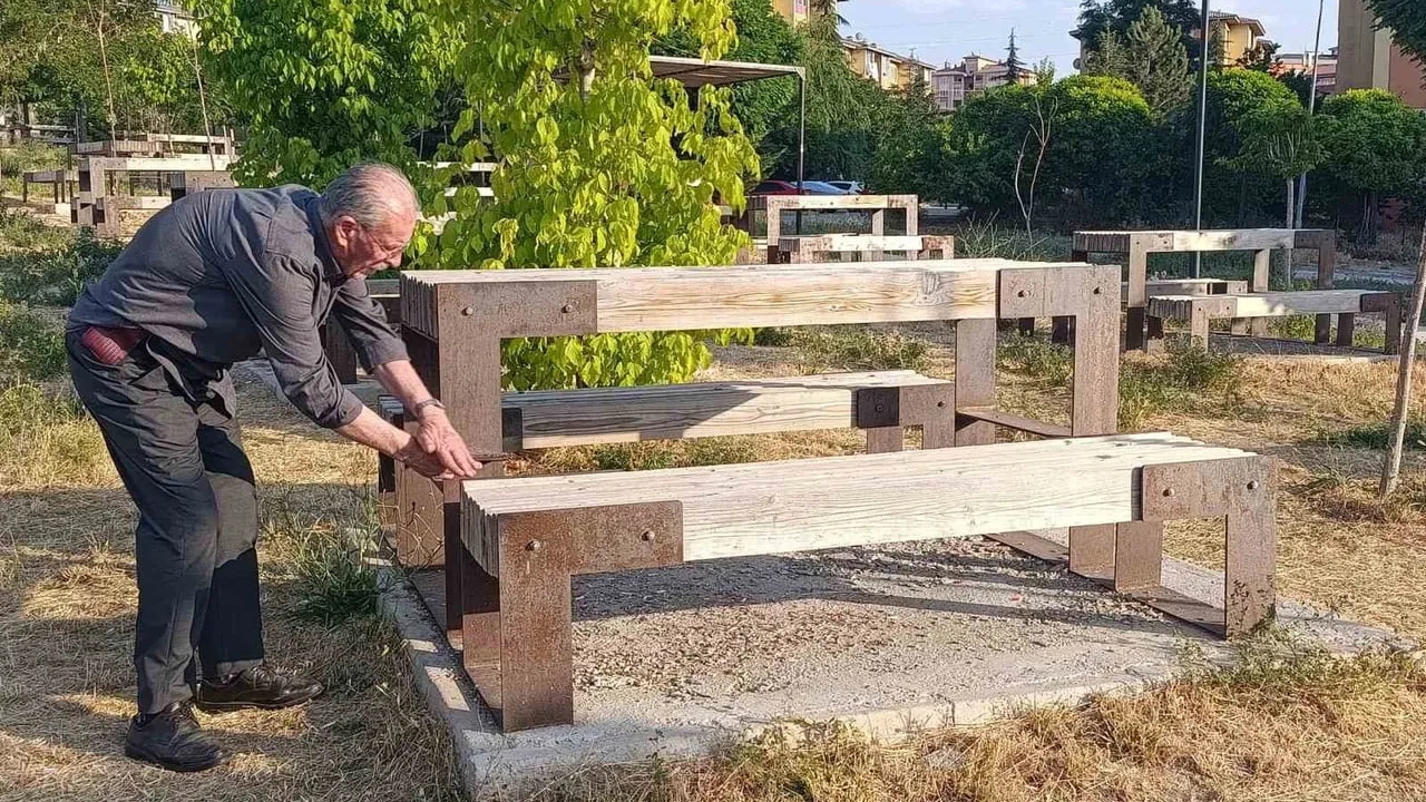 Erdemkent'te park eleştirileri: yüksek masalar ve oyun alanı talebi