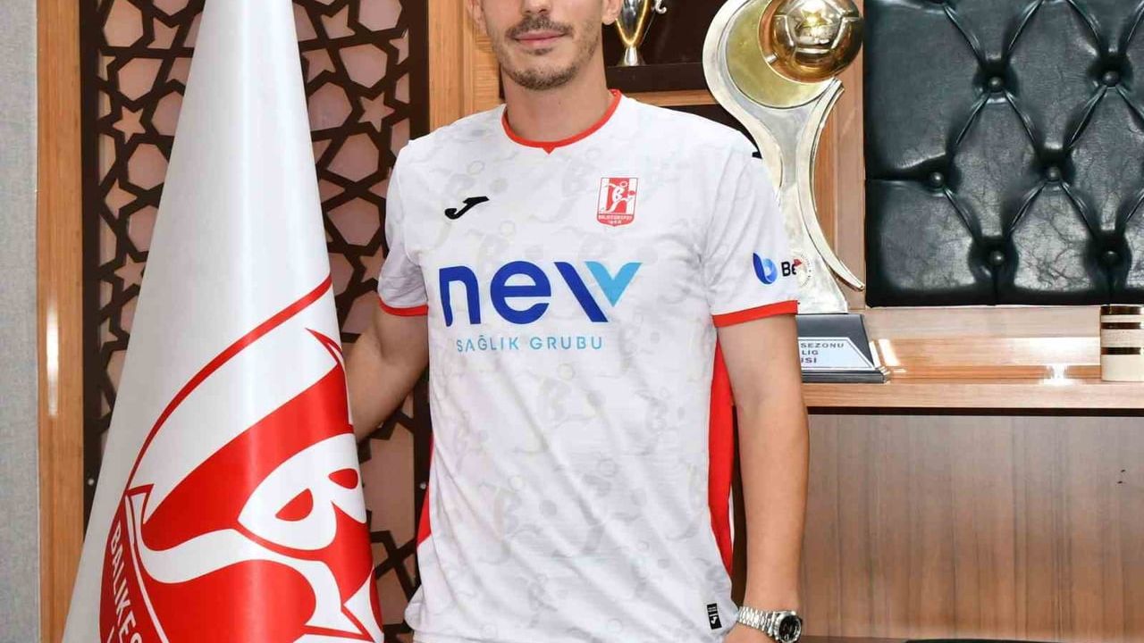 Erdoğan Kaya Balıkesirspor’a 2 yıllık imza attı