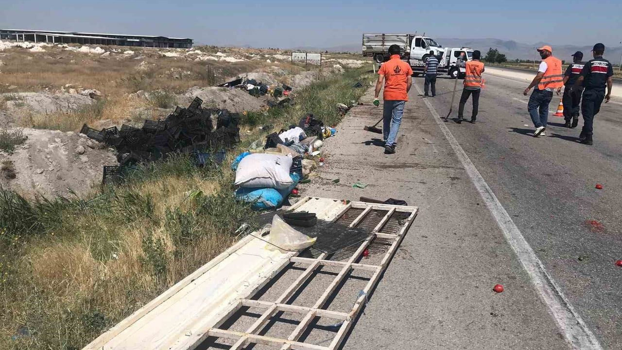 Ereğli’de kamyonetler çarpıştı: 2 yaralı