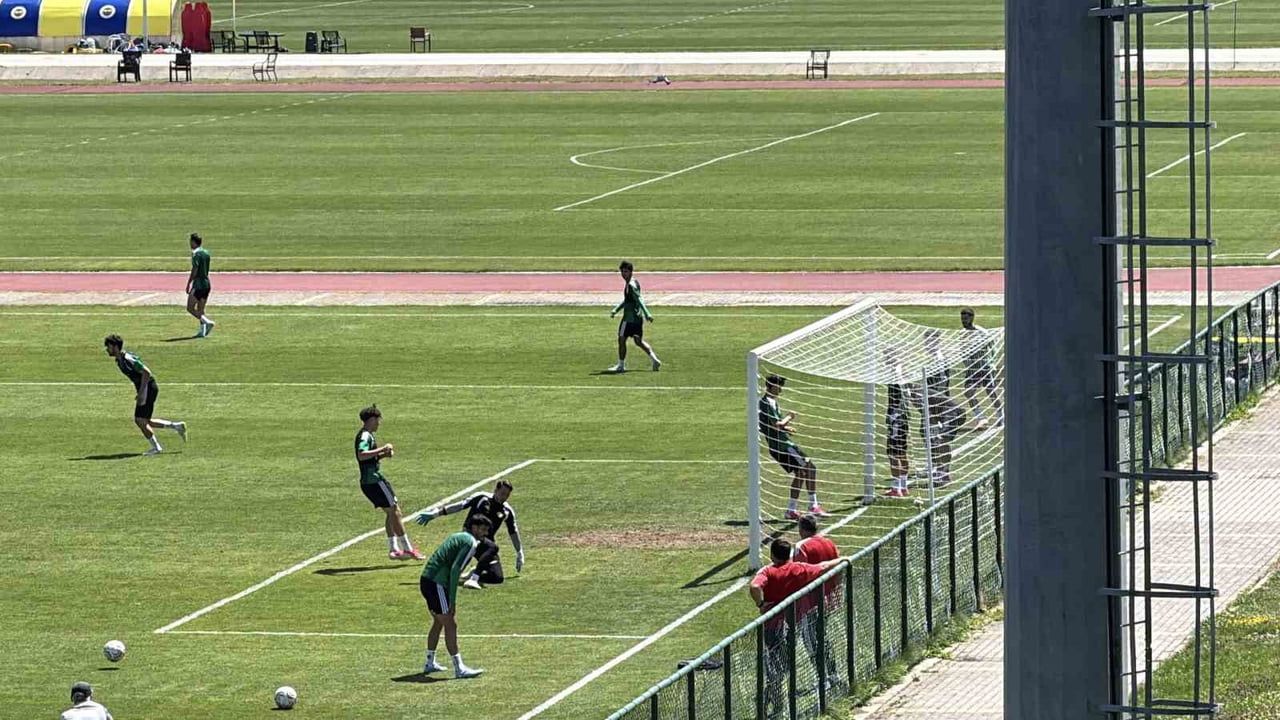 Erokspor kampı Topuk Yaylası'nda tempo yükseltti