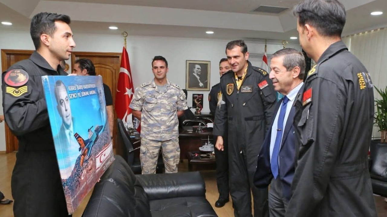Ertuğruloğlu: Türk F-16'larıyla gurur duyuyoruz