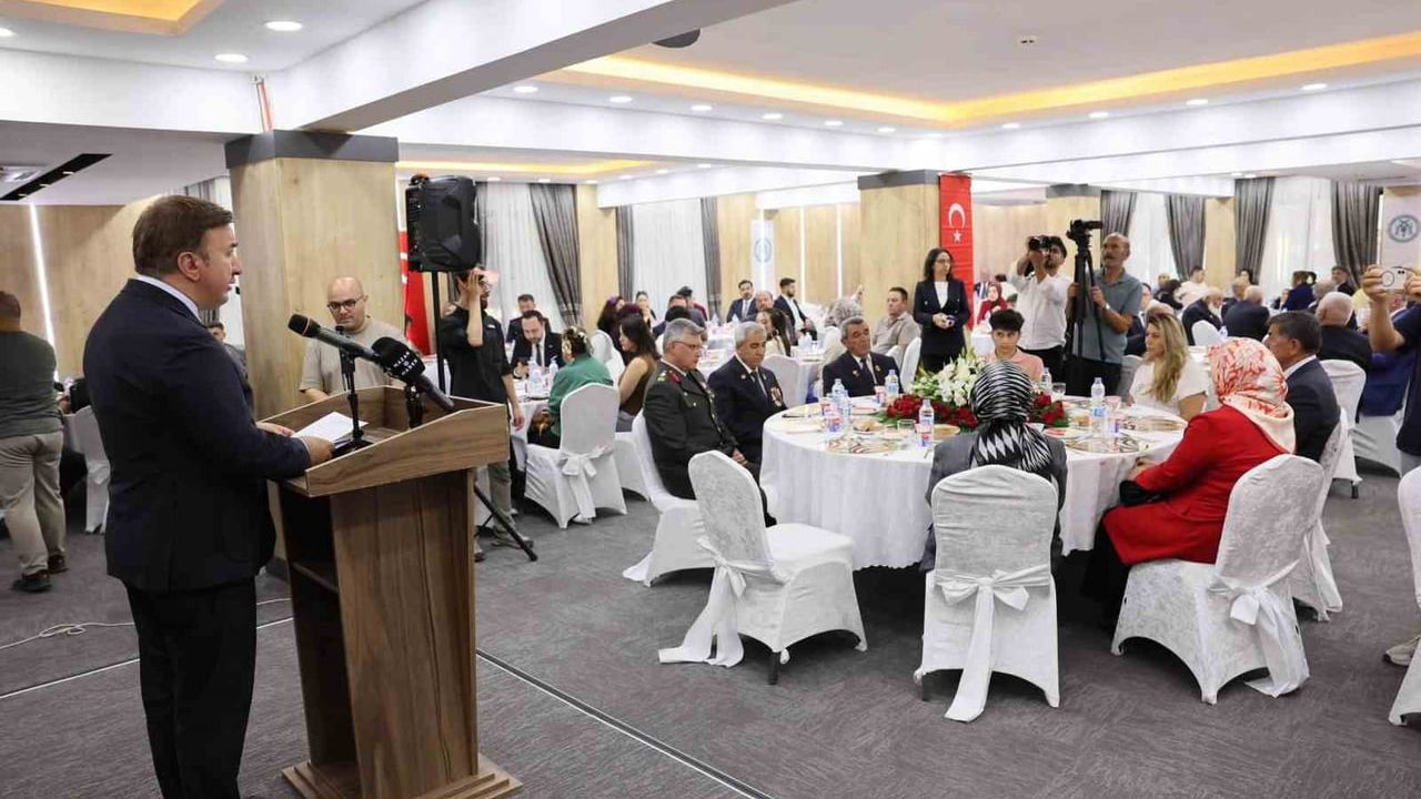 Erzincan’da 15 Temmuz anma programı: şehit aileleri ve gaziler onuruna yemek