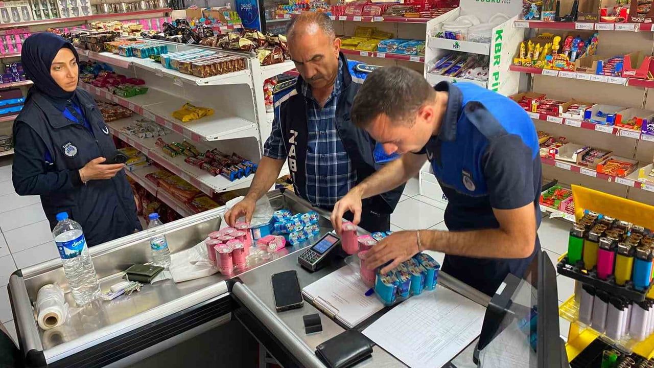 Erzincan’da 372 markette eş zamanlı denetim: tarihi geçmiş ürünler imha edildi