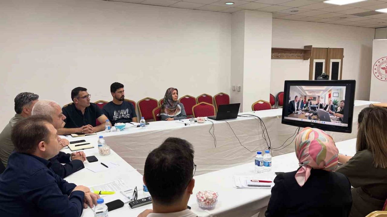 Erzincan’da evde sağlık hizmetleri ve hastane katkı payları değerlendirildi