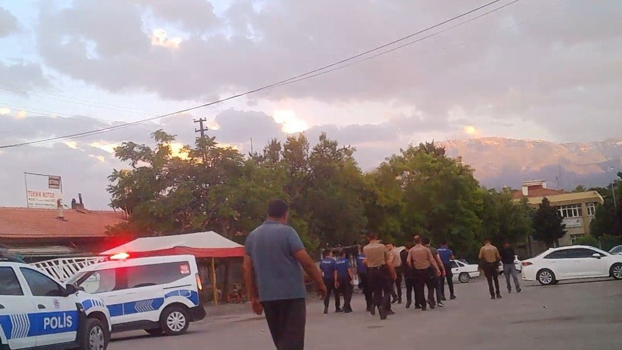 Erzincan'da kimlik göstermeyen şüpheli bekçiye mukavemet edip kaçtı