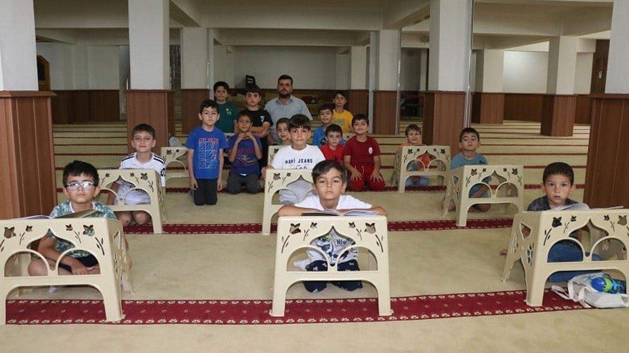 Erzincan’da yaz Kur’an kursları başladı, camiler çocuk sesleriyle şenlendi