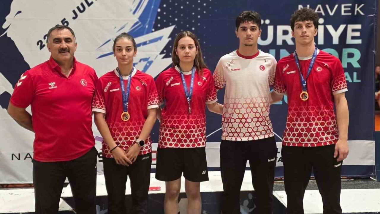 Erzincanlı raketler İstanbul’da dört madalyayla sahne aldı