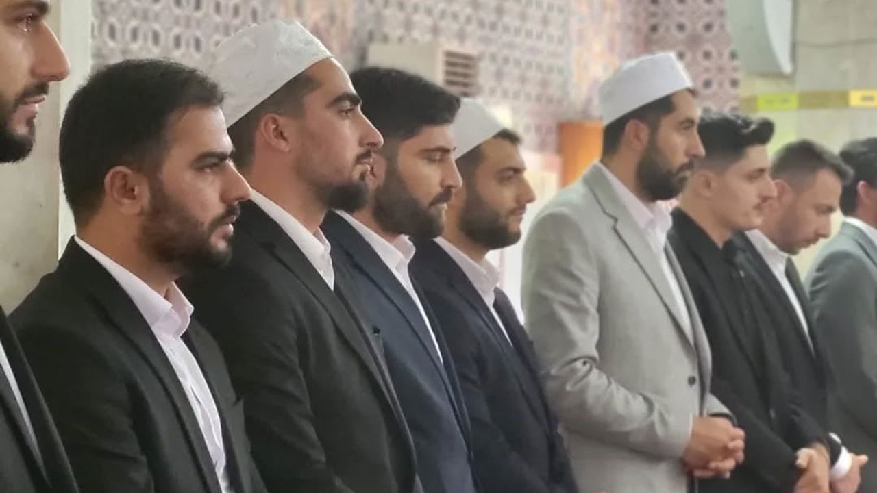 Erzurum'da din görevlileri ezanı en güzel okumak için yarıştı