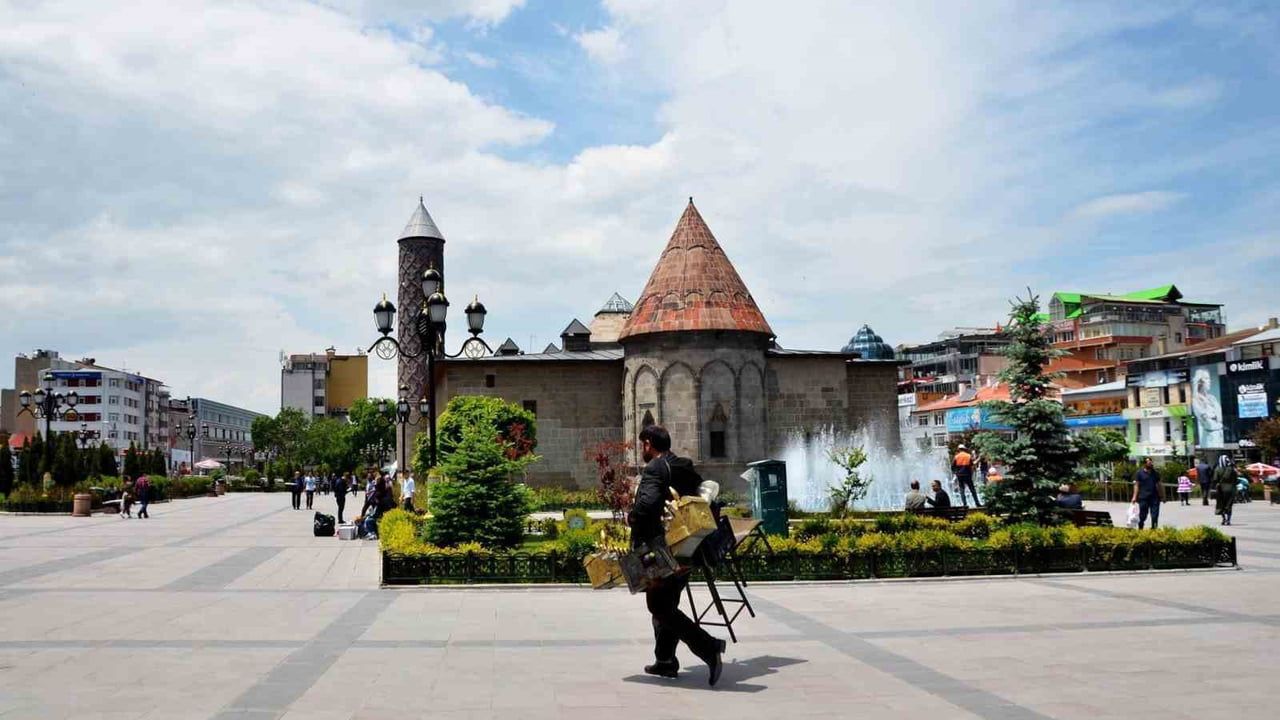 Erzurum'da göçün en büyük nedenleri aile ve eğitim