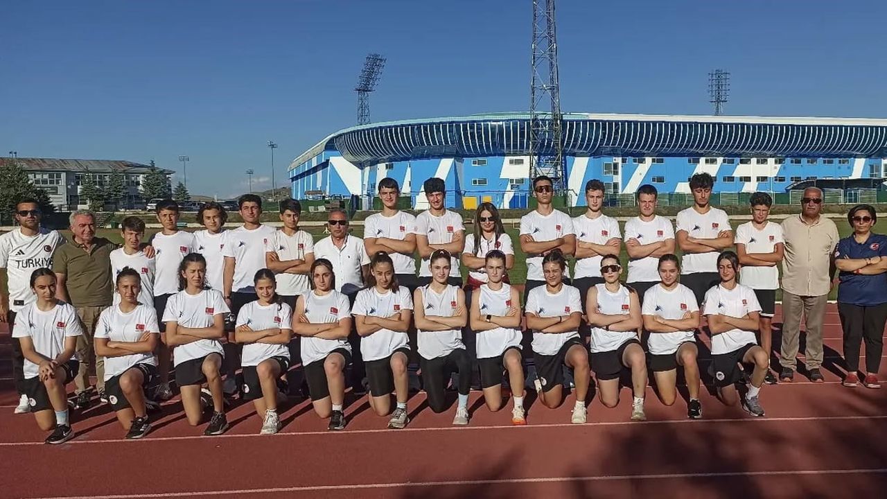 Erzurum'da short track yeni sezon hazırlıkları uluslararası katılımla tamamlandı