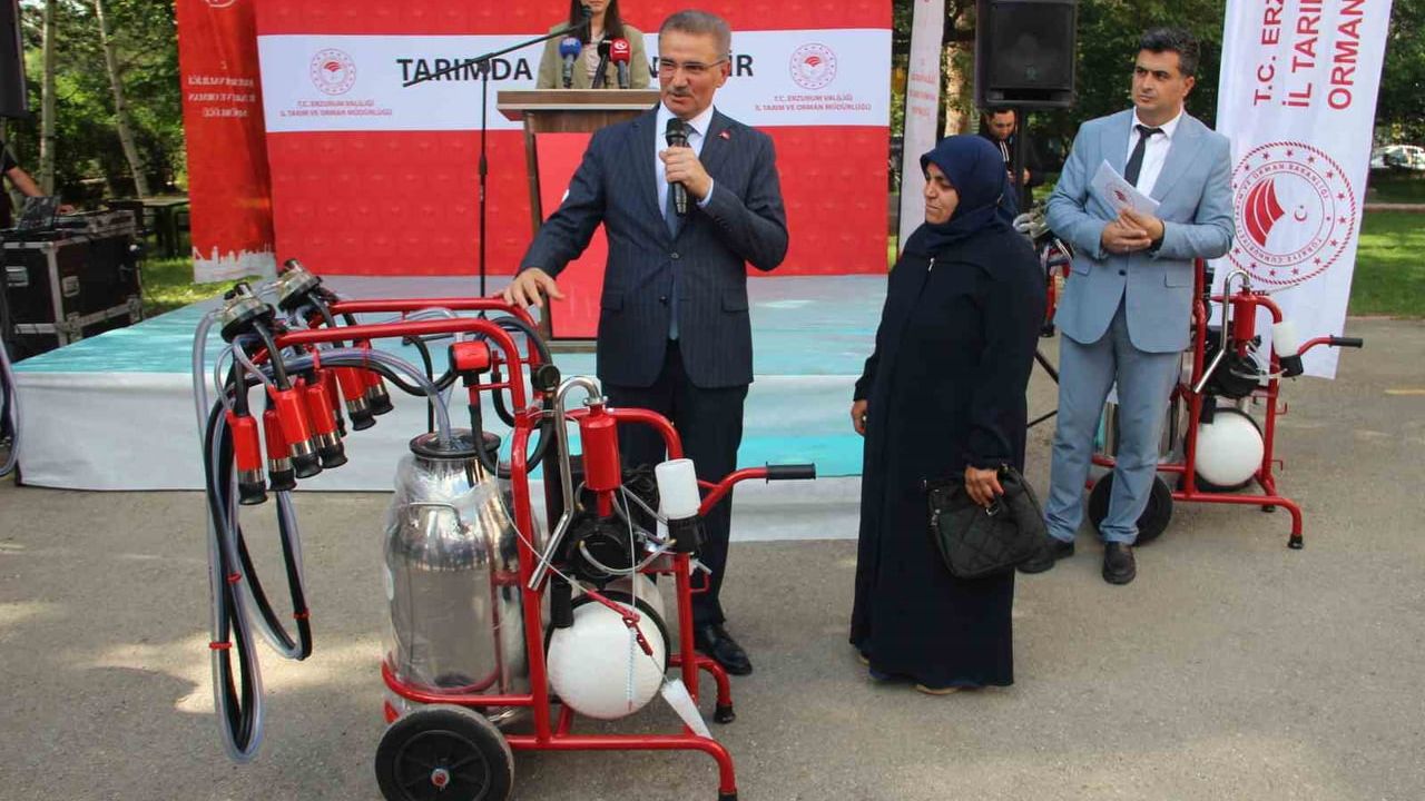 Erzurum’da yetiştiricilere 288 sıvat ve 120 süt sağım makinesi dağıtıldı
