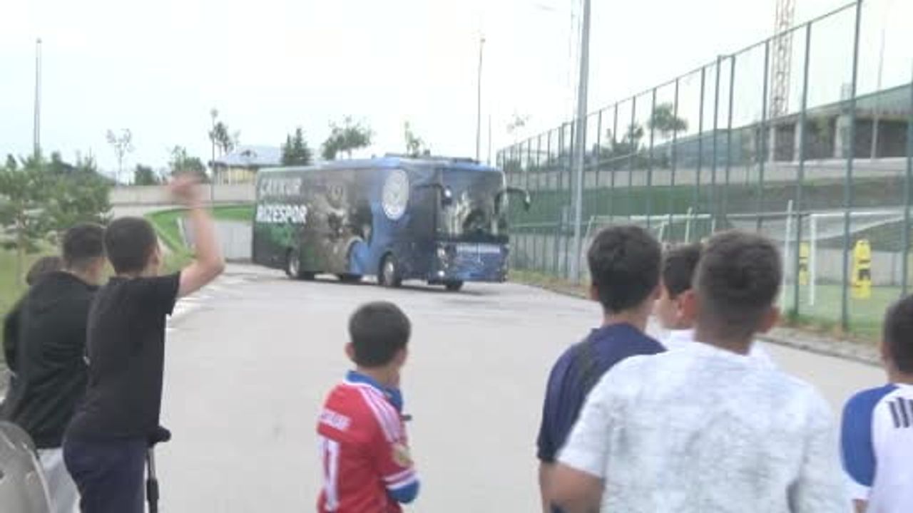 Erzurumlu çocuklardan Çaykur Rizespor’a sevgi gösterisi