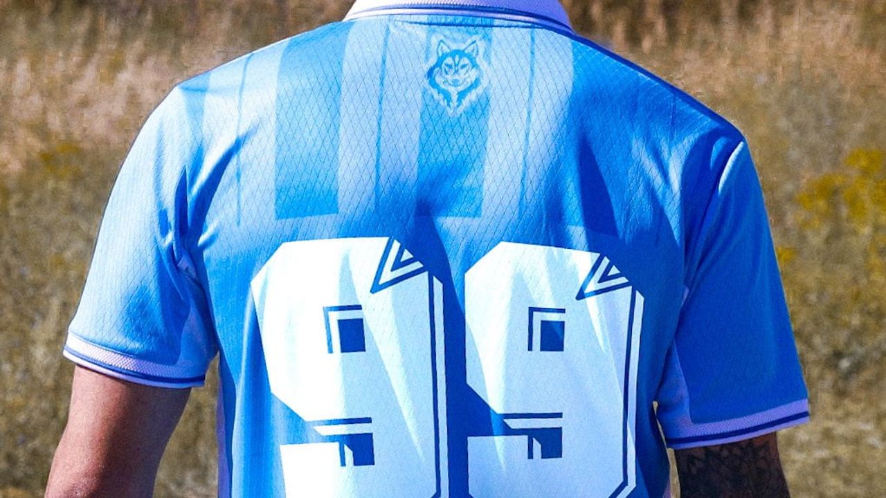Erzurumspor FK yeni sezonun Gökbörü formasını tanıttı