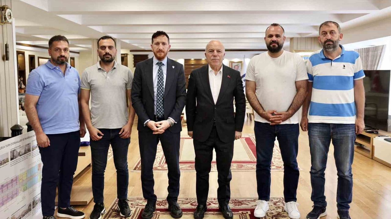 Erzurumspor taraftar gruplarından başkan Sekmen’e ziyaret