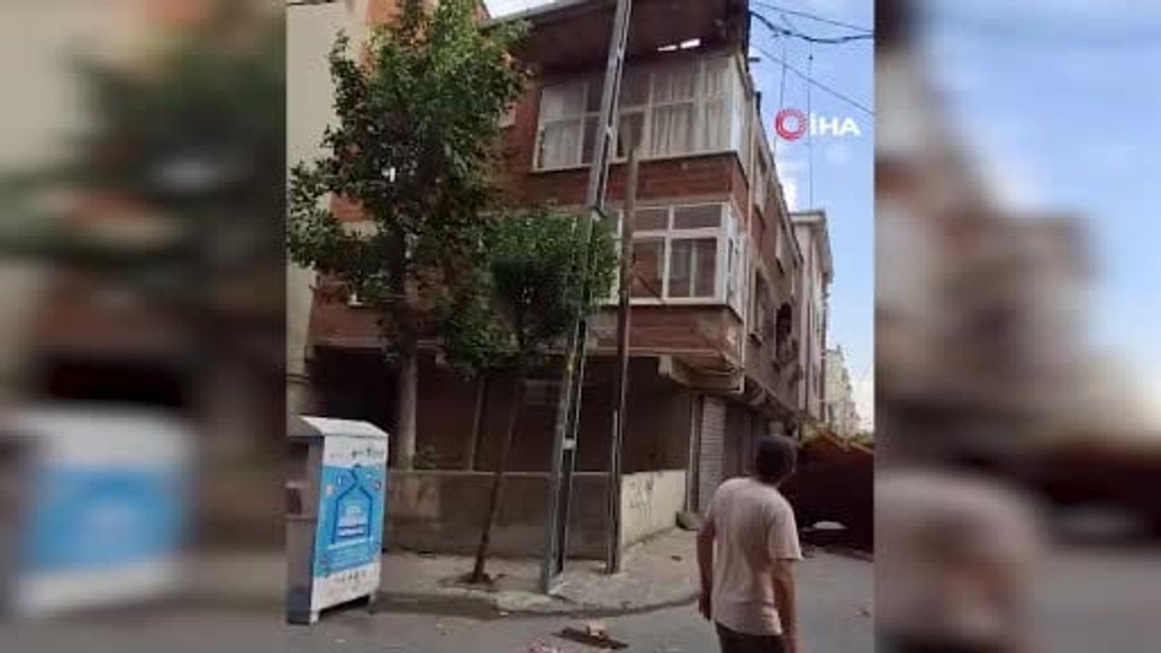 Esenler’de lodos çatıyı sokağa savurdu, mahallede büyük panik yaşandı