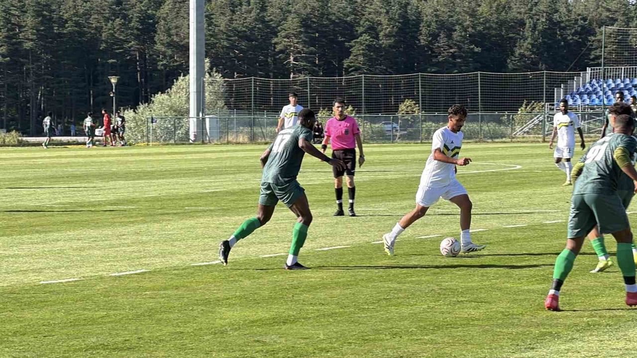 Esenler Erokspor Topuk Yaylası hazırlığında Al İttihad'ı 2-1 mağlup etti