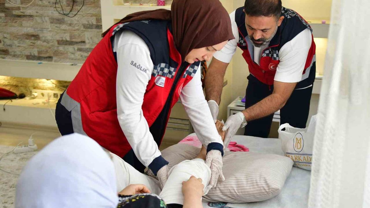 Esenyurt Belediyesi'nden hastalara evde sağlık desteği