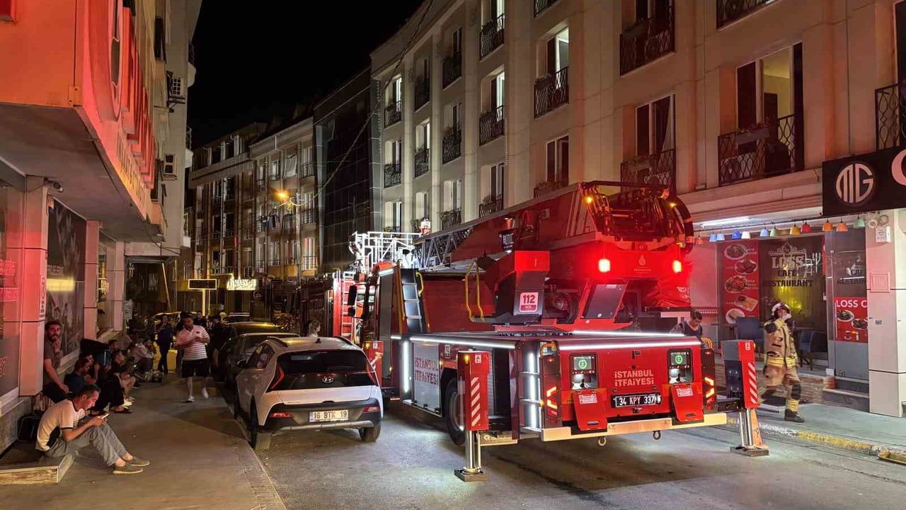 Esenyurt'ta otelde yangın: konuklar itfaiye tarafından kurtarıldı