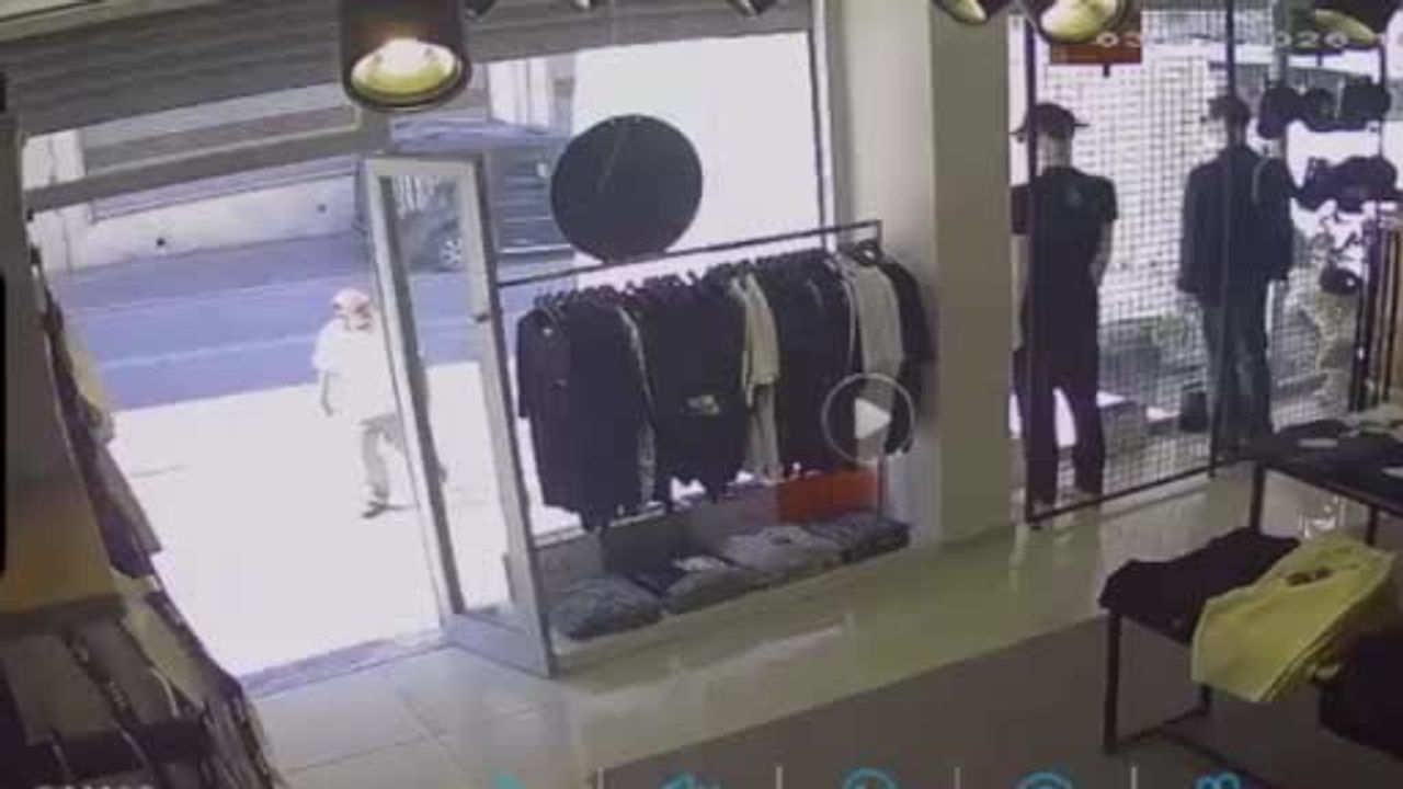 Esenyurt’ta silecek tartışması kavgaya dönüştü: 19 yaşındaki çalışan darp edildi