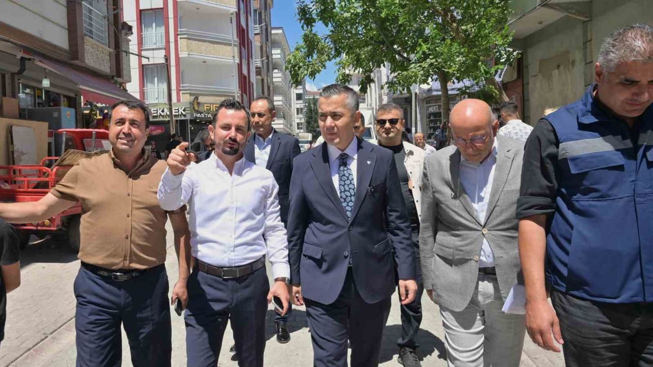 Esenyurt'te Örnek Mahallesi'ne 350 metrelik hatla su baskınına son
