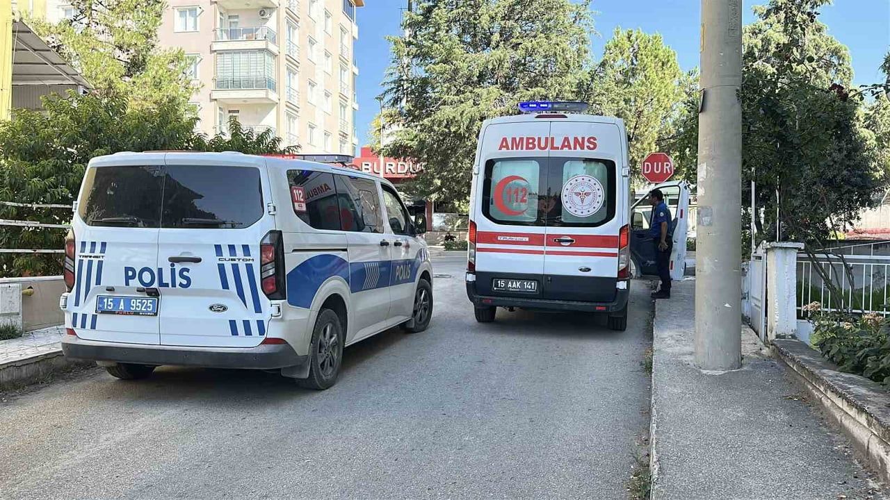Eşinin çağrısıyla ortaya çıktı: Şirinevler'de 61 yaşındaki kadının ölüm nedeni araştırılıyor