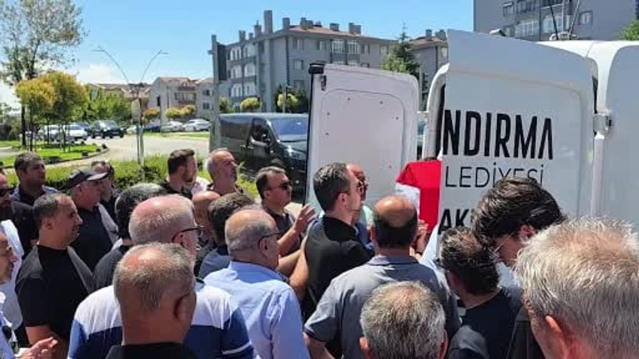 Eski milletvekili Mehmet Cemal Öztaylan Bandırma'da toprağa verildi