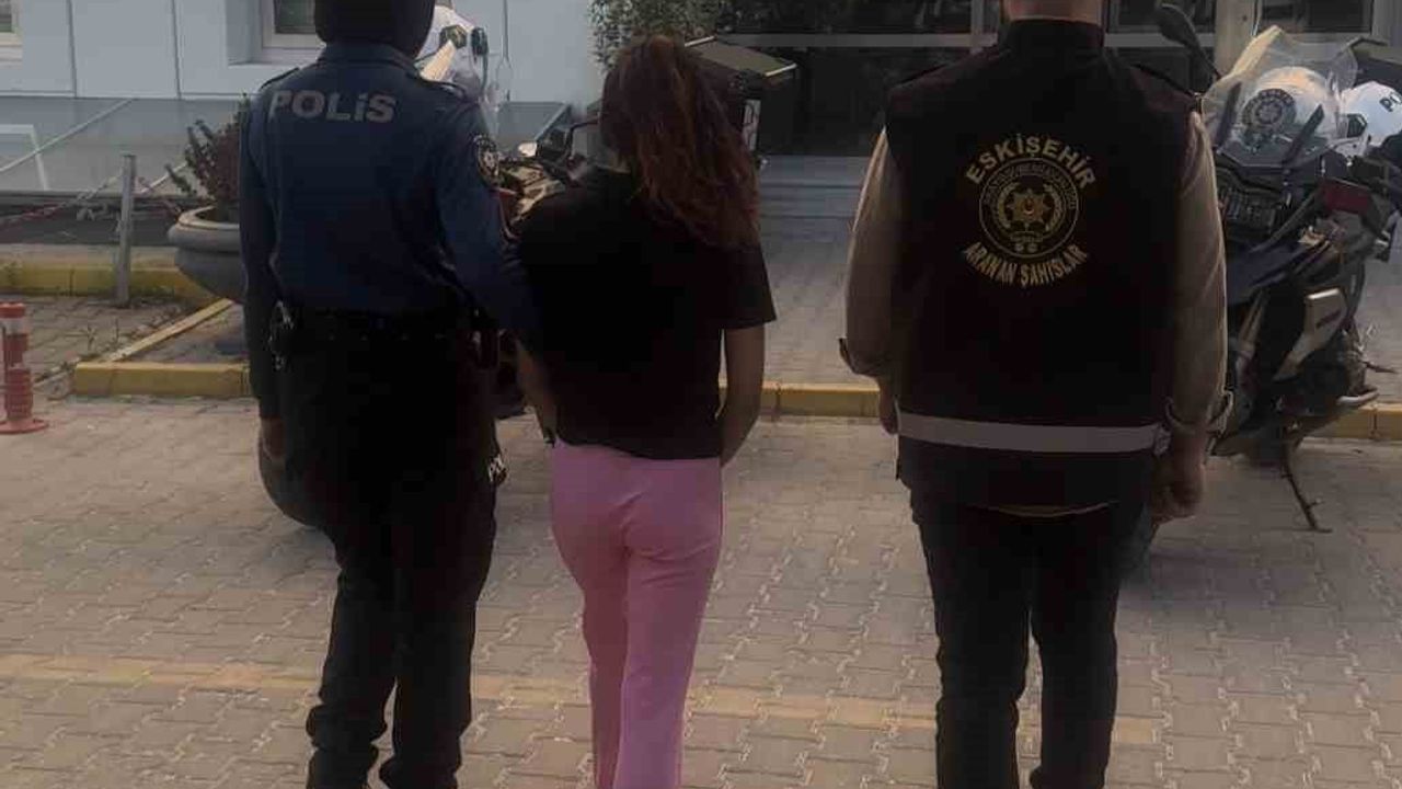 Eskişehir'de 49 yıl 7 ay 20 gün hapis cezası ile aranan kişi yakalandı