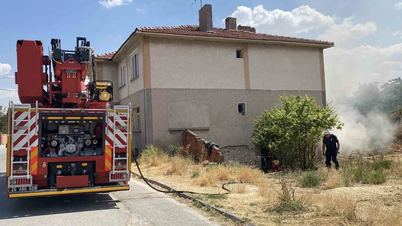 Eskişehir’de aynı mahallede çıkan iki yangın söndürüldü