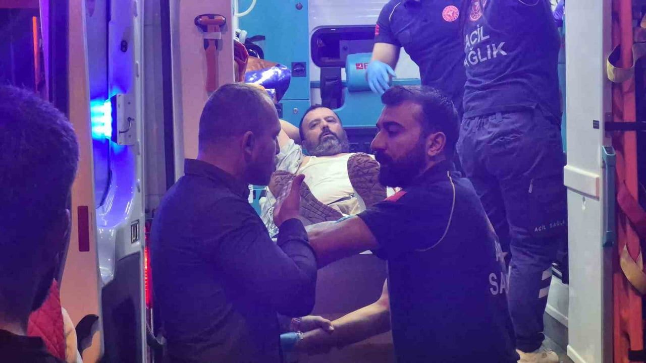 Eskişehir'de bıçaklı kavgada bir kişi yaralandı