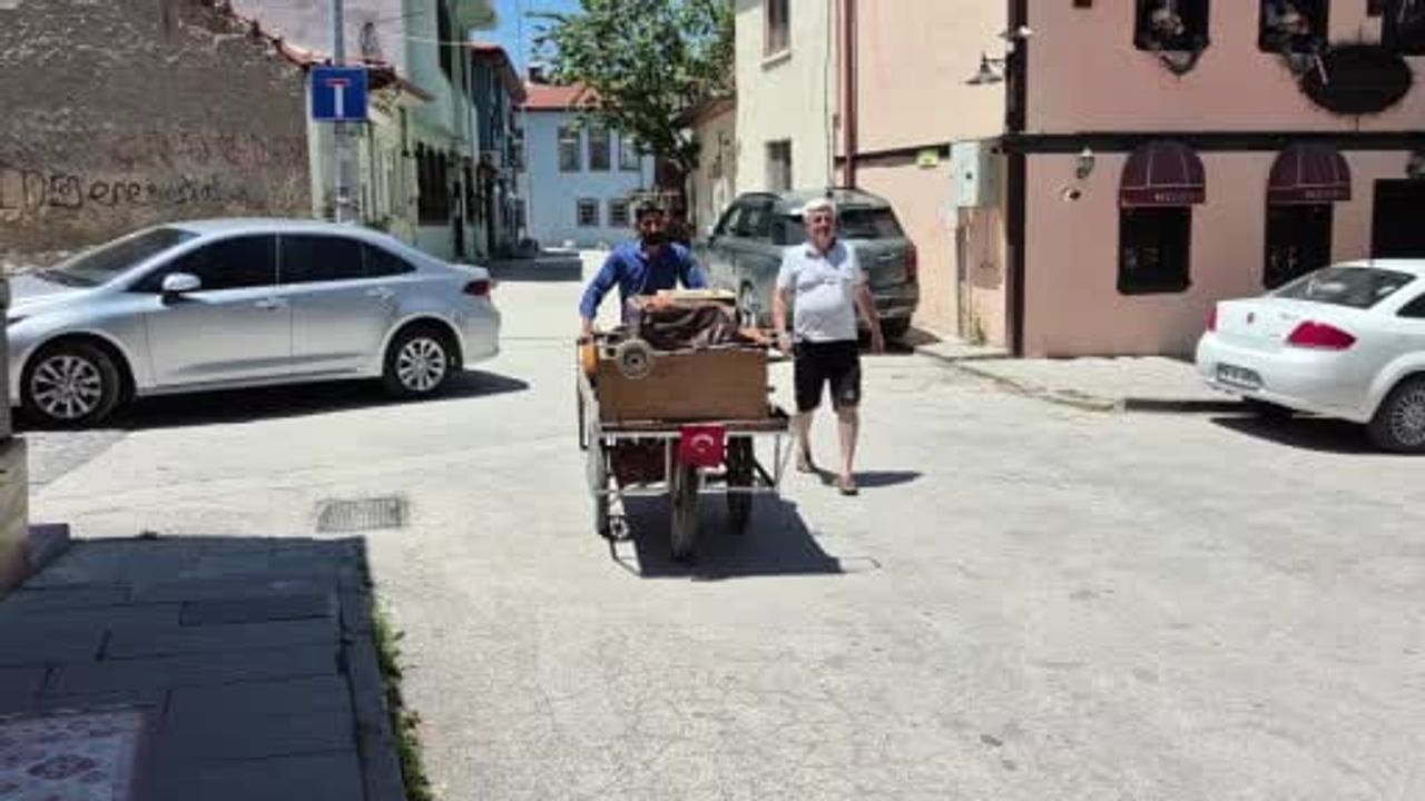 Eskişehir'de boşaltılan evlerden çıkan antikalar geçmişi gün yüzüne çıkarıyor
