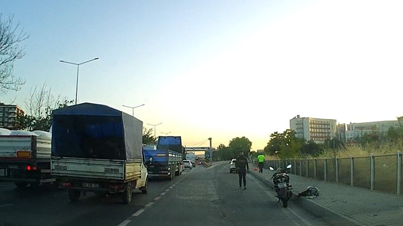 Eskişehir'de çevreyolunda motosiklet kontrolden çıktı, sürücü yaralandı