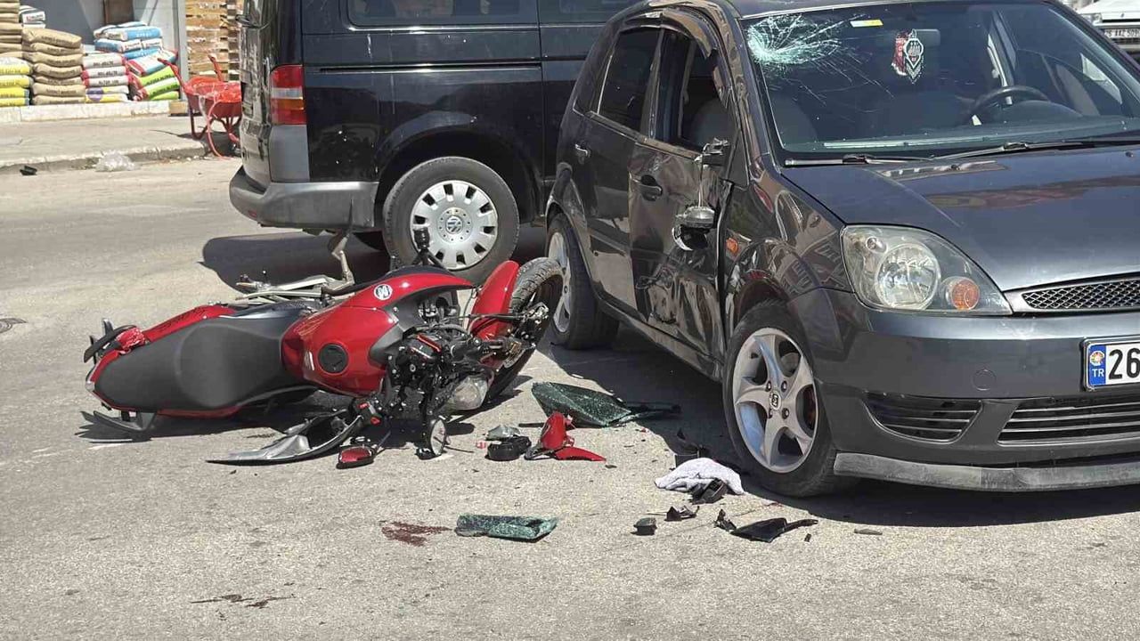 Eskişehir’de dönüş manevrası kazaya dönüştü: motosiklet sürücüsü yaralandı