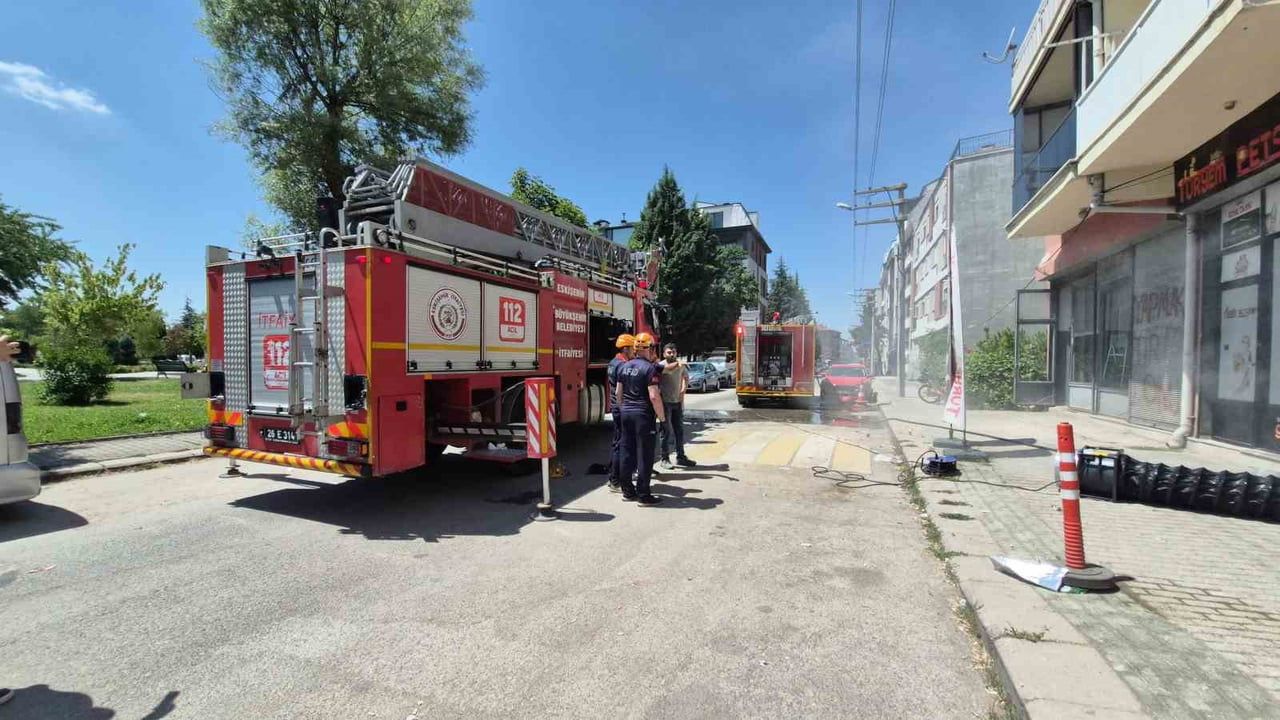 Eskişehir’de iş yeri yangını: 6 kişi dumandan etkilendi