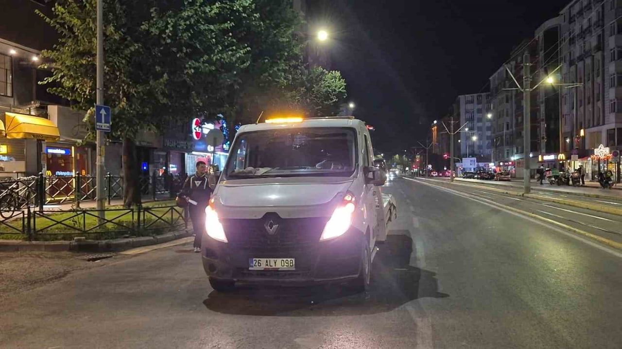 Eskişehir'de katlanır plaka kullanan motosiklet sürücüsüne 140 bin lira ceza
