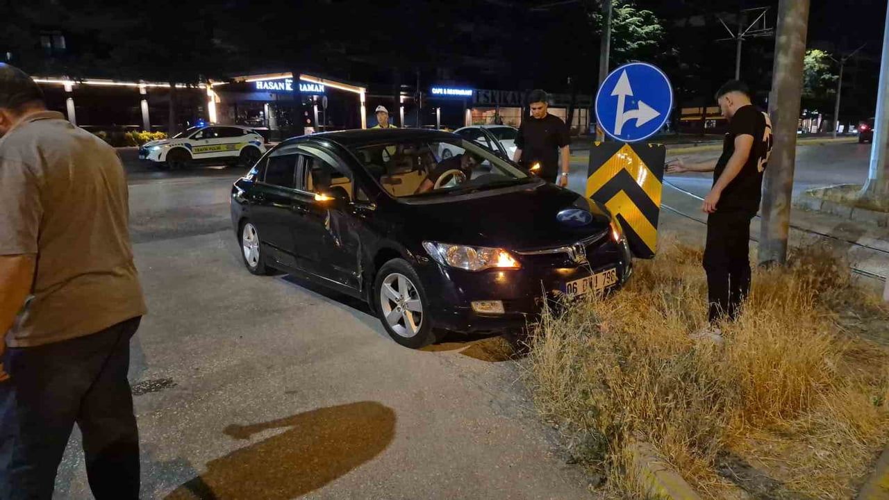 Eskişehir'de otomobil ile ticari taksi çarpıştı