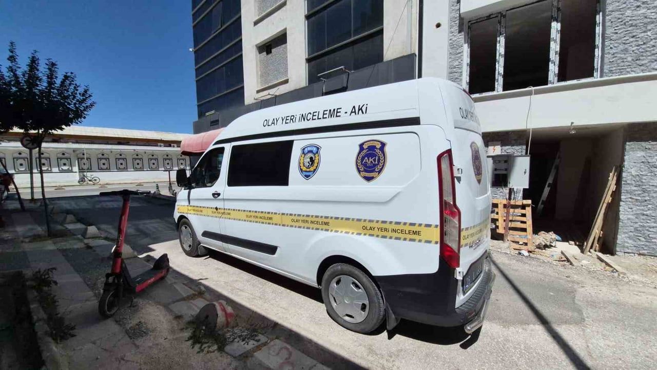 Eskişehir'de plazadaki dairede ölü bulunan kişi için polis soruşturması