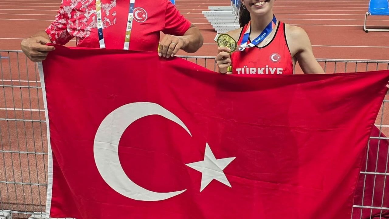 Eskişehir'den Zeynep Özkara U20 Balkan şampiyonu oldu