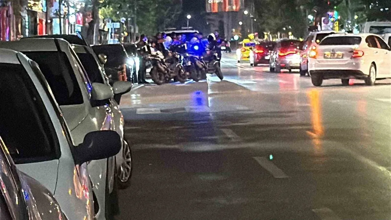 Eskişehir sokaklarında kavganın izleri: kol saati ve kapı kolu