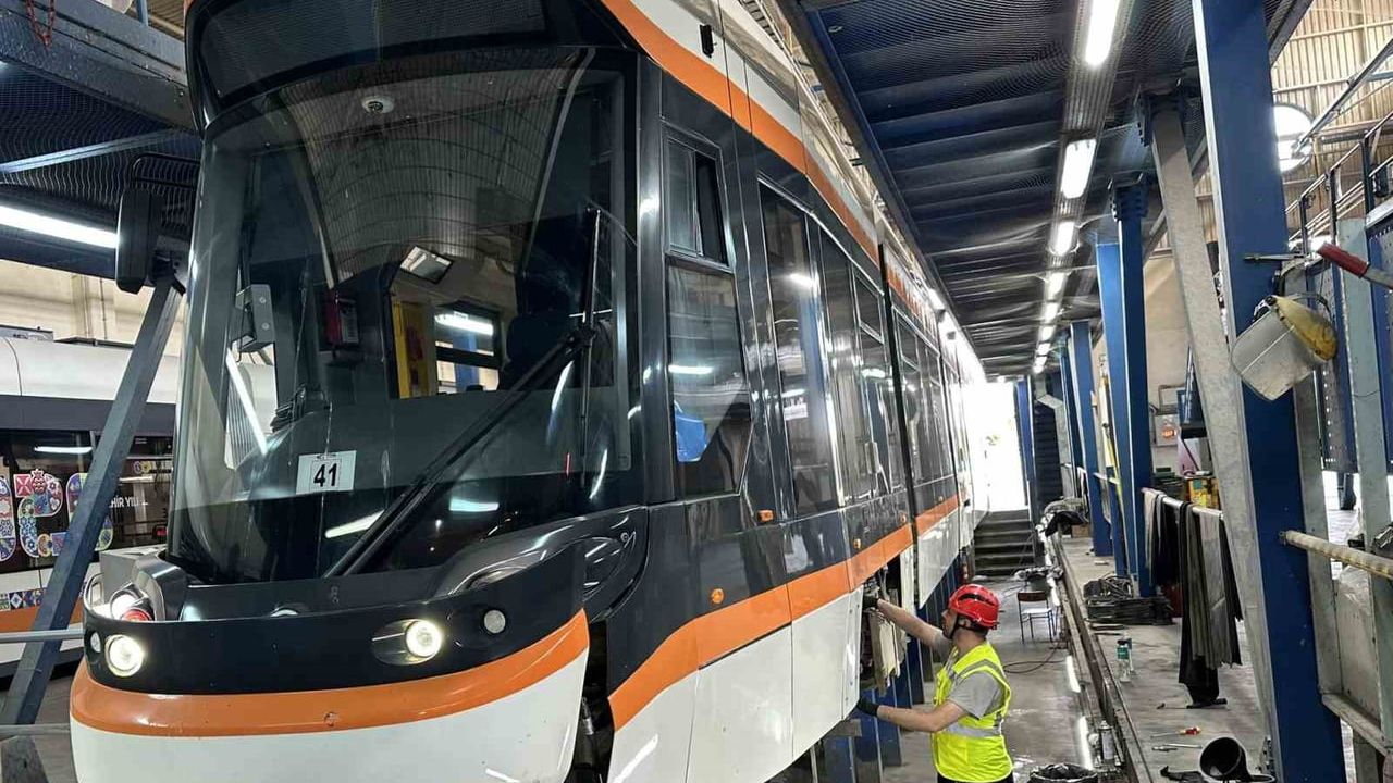 Eskişehir tramvaylarında yaz bakımı: cumartesi seferleri pazar tarifesiyle yapılacak